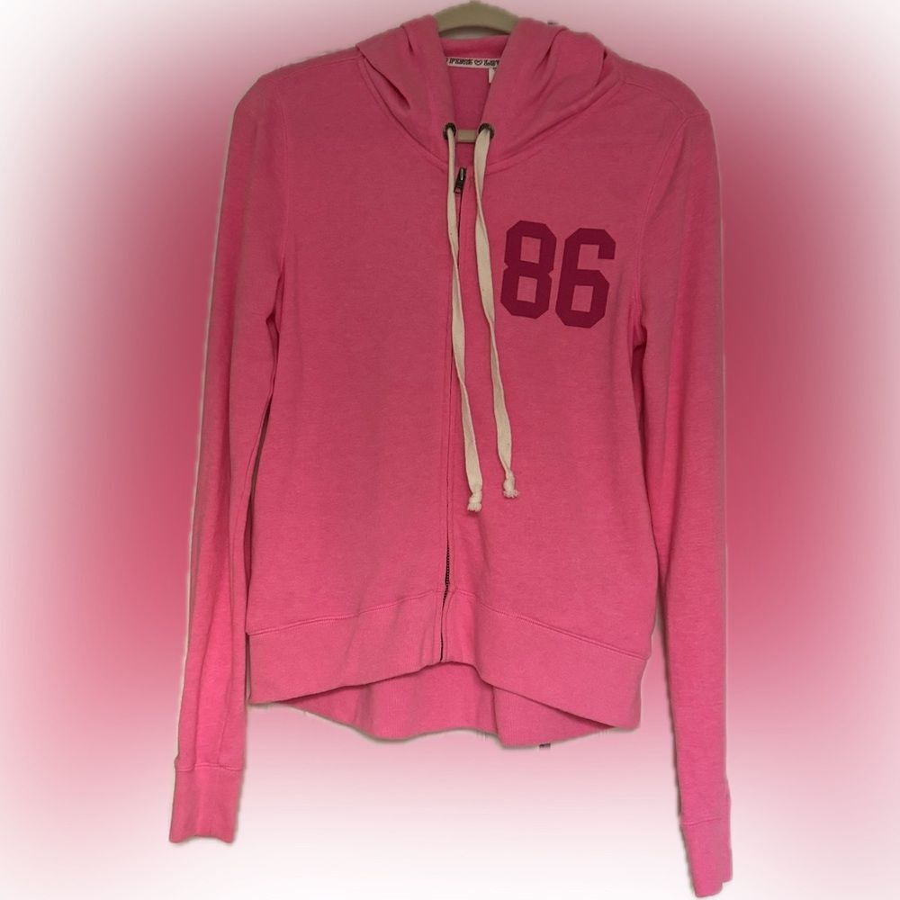 Victoria’s Secret PINK adorable & comfy zip-up hooded sweatshirt with pockets!